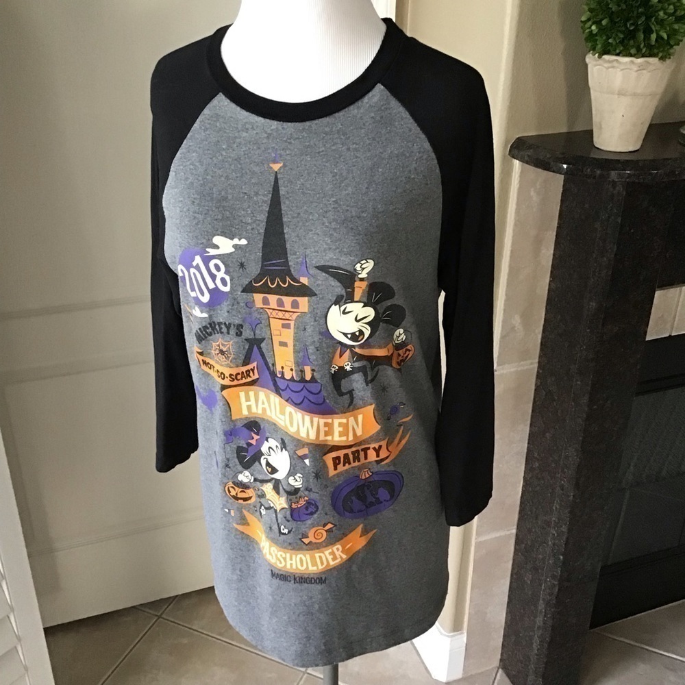 Disney Parks Mickey's Halloween Party 2018 Shirt SMALL Glow In The Dark Faces - Picture 12 of 15